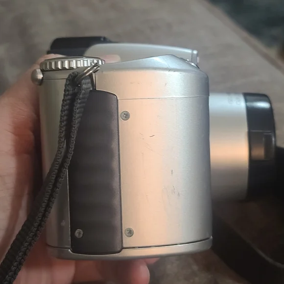 Konica Minolta Dimage Z2 Digital Camera 10x Zoom - Picture 5 of 12